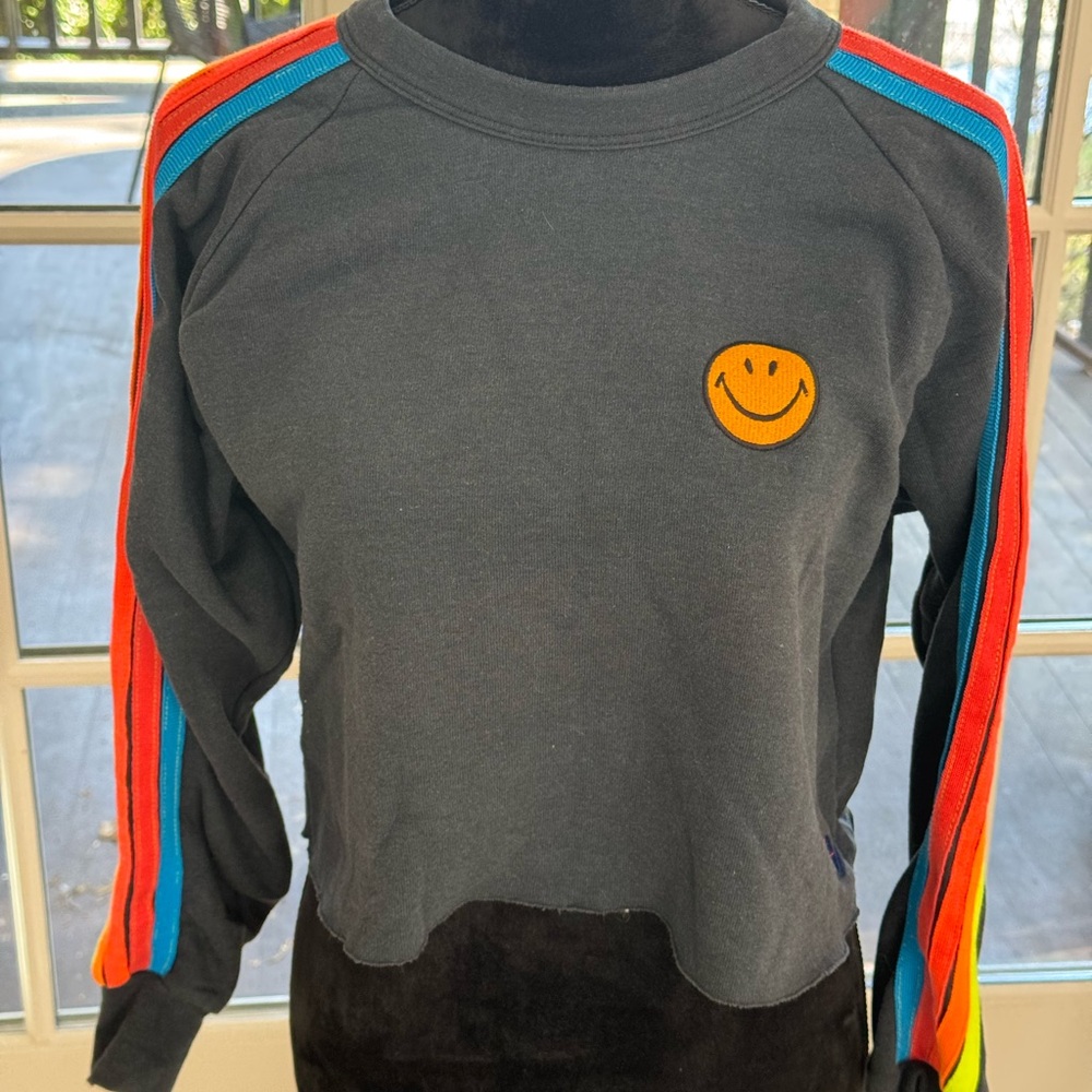 Aviator nation smiley face cropped hoodie